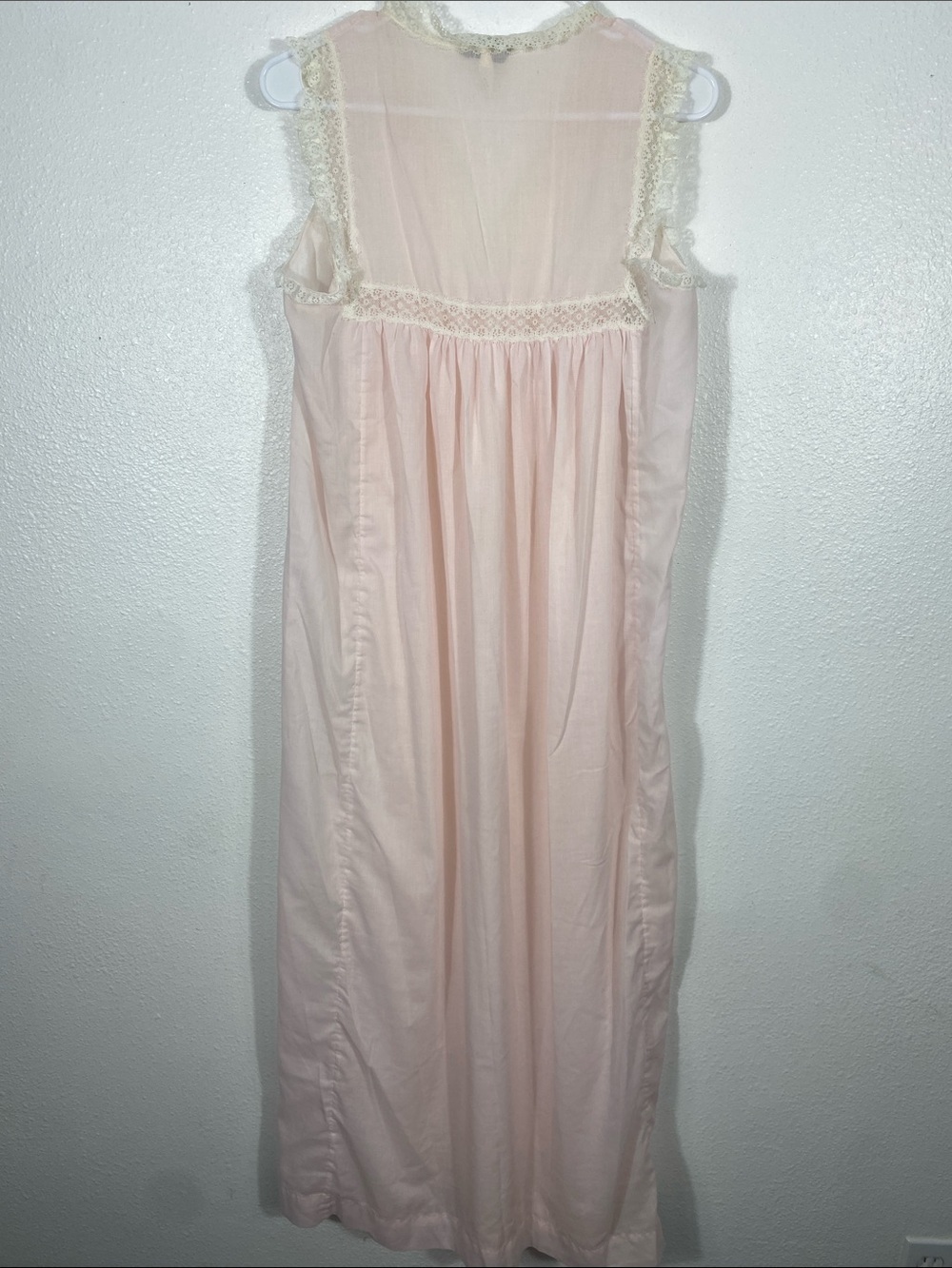 Vintage Christian Dior Lingerie Pink Lace Coquette Long Nightgown 70s 80s Size S - Picture 6 of 16